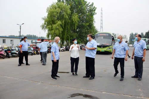 市委常委、宣傳部部長(cháng)王飛到我公司 督查全國文明城市建設提升工作