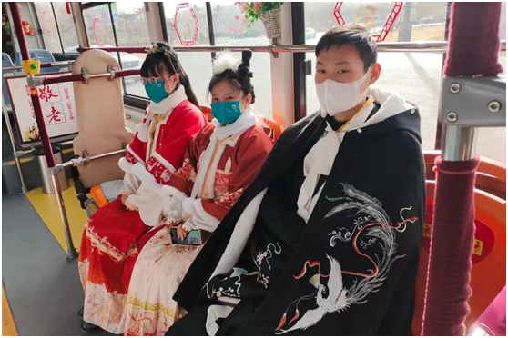 老家河南 心的春運︱熟悉的春節里！ 看洛陽(yáng)公交人的過(guò)年儀式感 