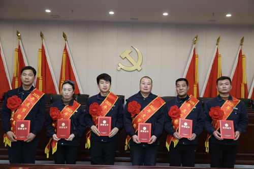 0204 節能能手從左至右依次為 石亞杰、沈小慶、楊興忠、于俊國、權振利、吳偉偉.jpg